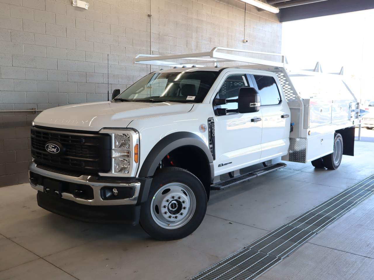2027 Ford F-550 Super Duty Crew Cab Chassis