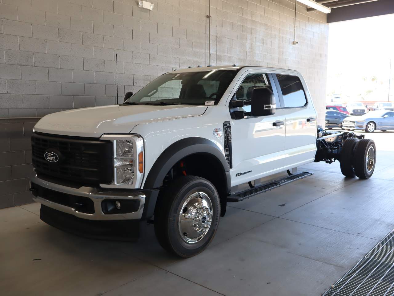 2027 Ford F-550 Super Duty Crew Cab Chassis