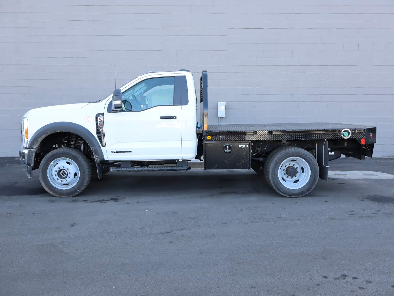 2024 Ford F-450 Super Duty Chassis