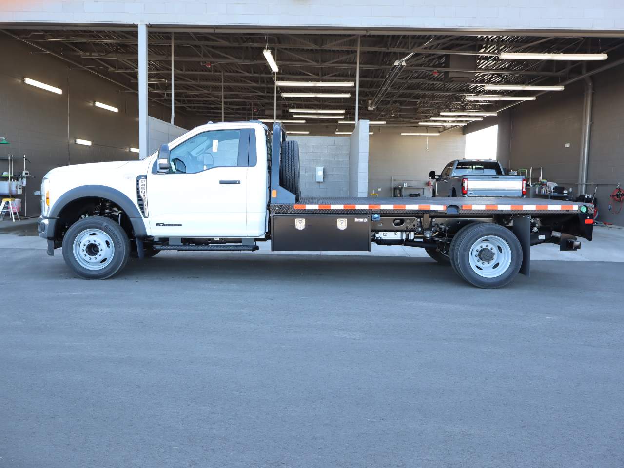 2024 Ford F-450 Super Duty Chassis