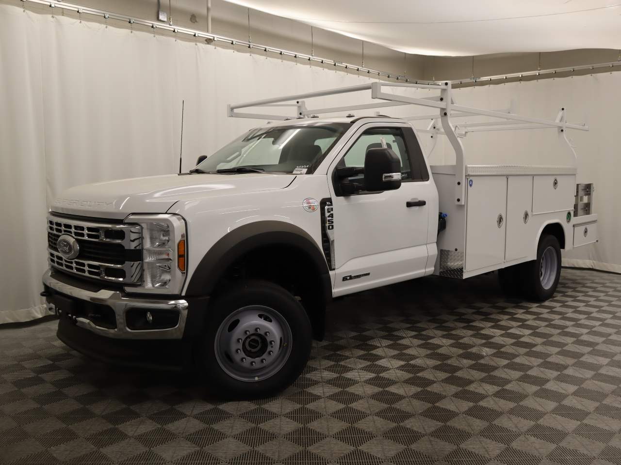 2024 Ford F-450 Super Duty Chassis