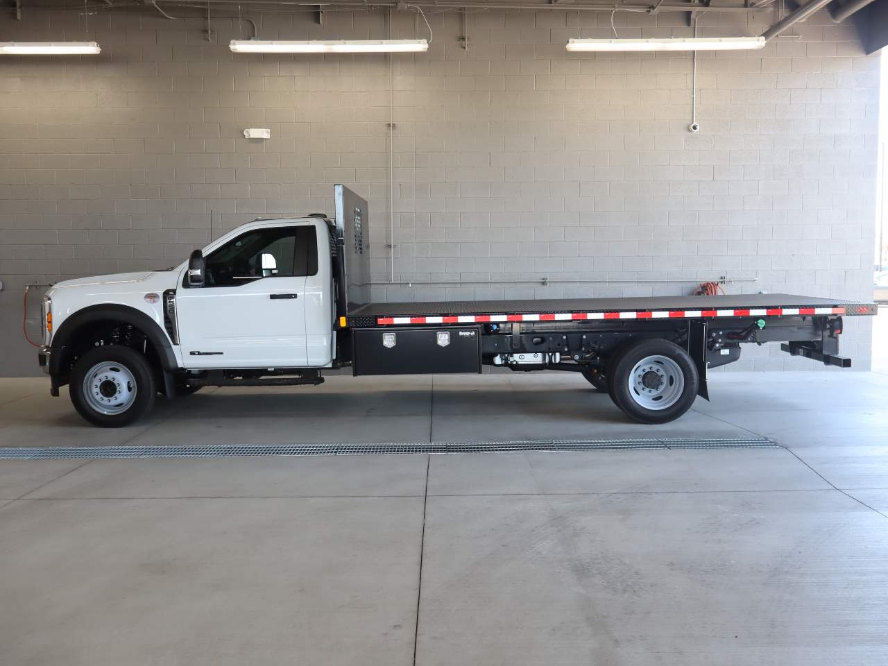 2025 Ford F-550 Super Duty Chassis
