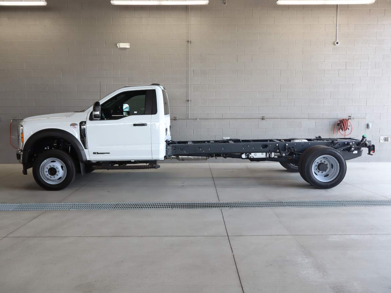 2025 Ford F-550 Super Duty Chassis
