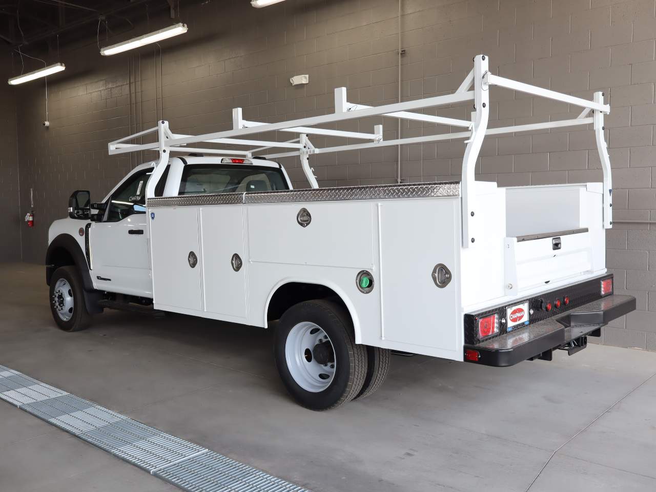 2025 Ford F-550 Super Duty Chassis Cab XL - Photo 3