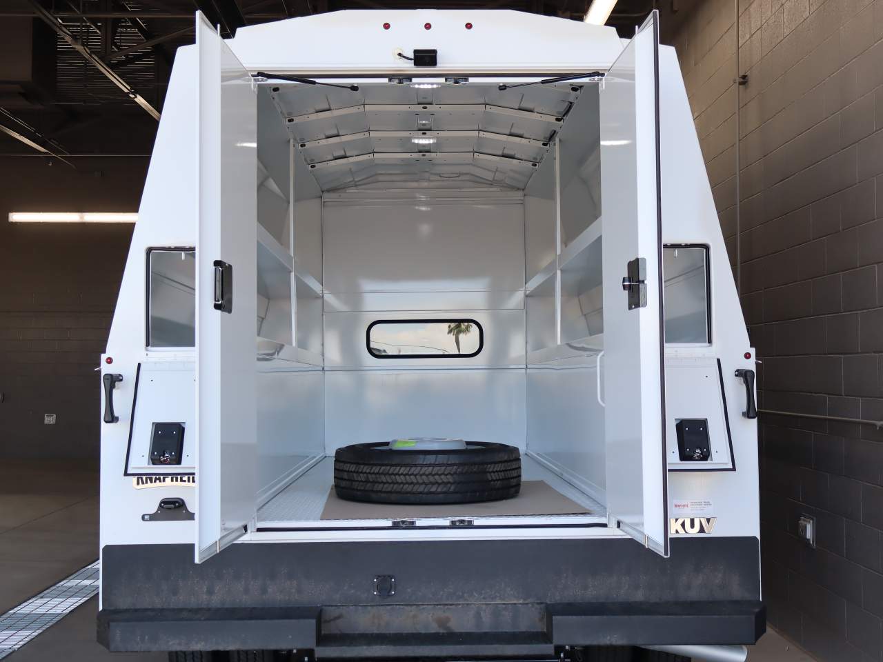 2025 Ford F-550 Super Duty Chassis Cab XL - Photo 6