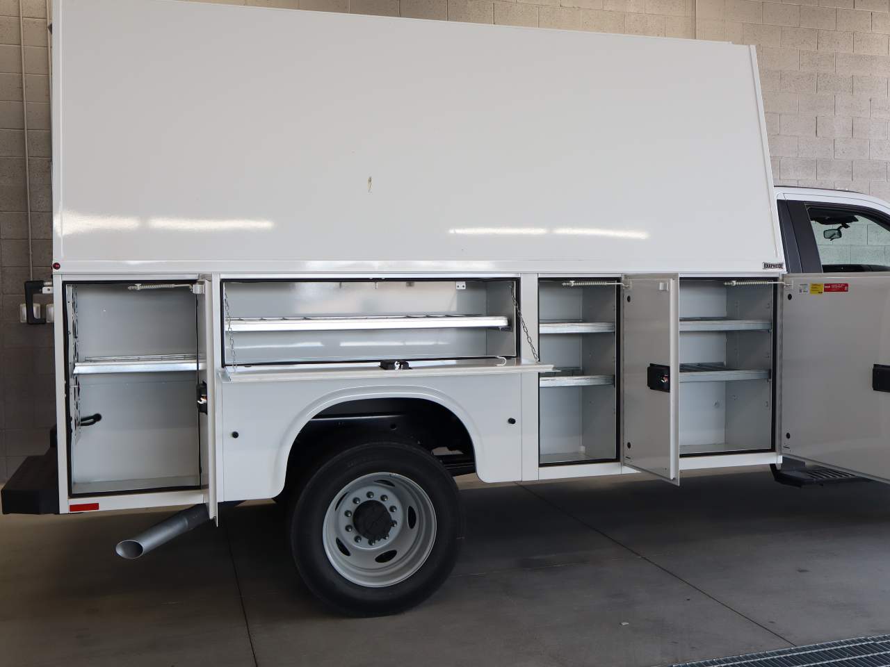 2025 Ford F-550 Super Duty Chassis Cab XL - Photo 14