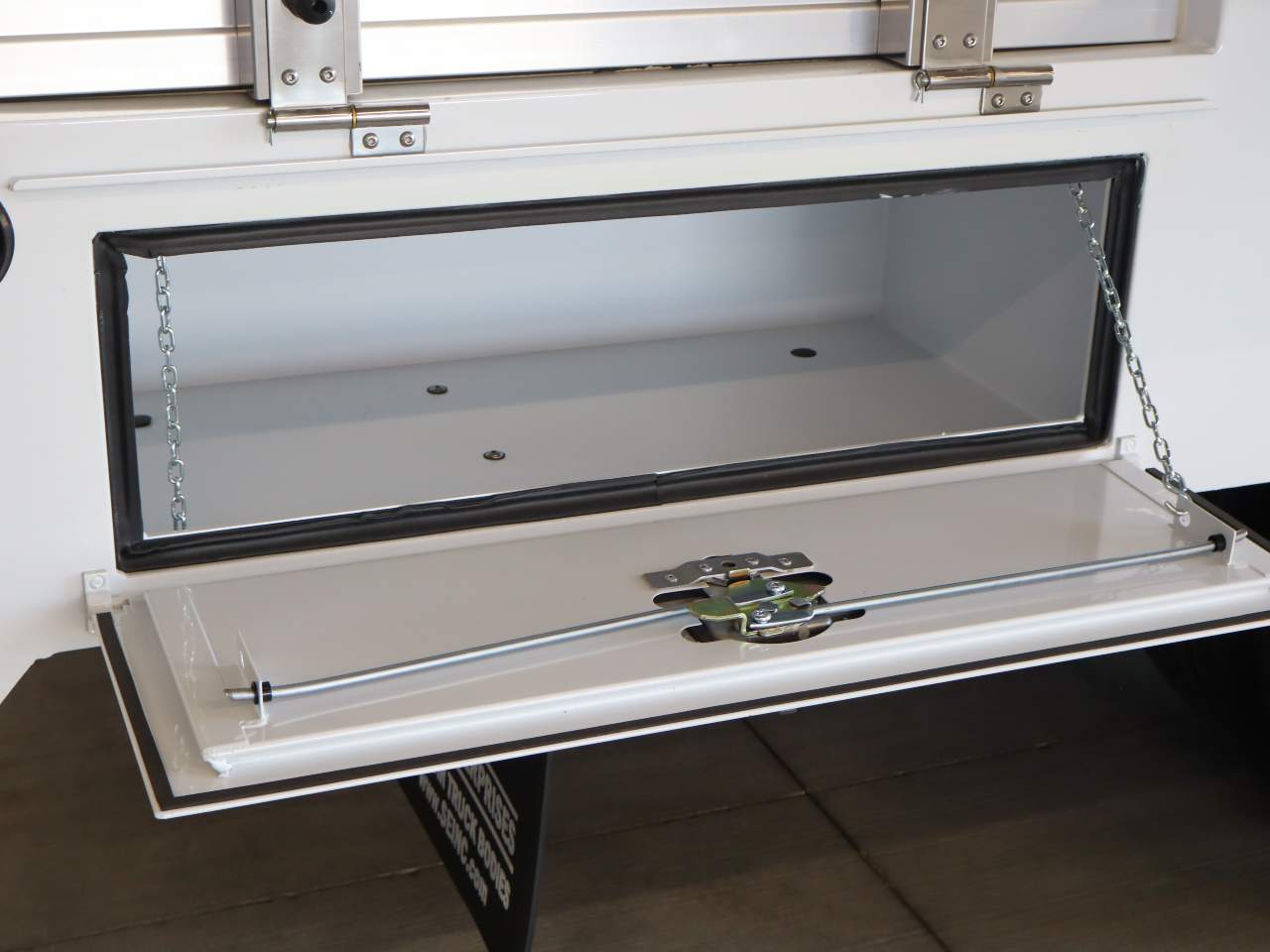 2025 Ford F-550 Super Duty Chassis Cab XL - Photo 19