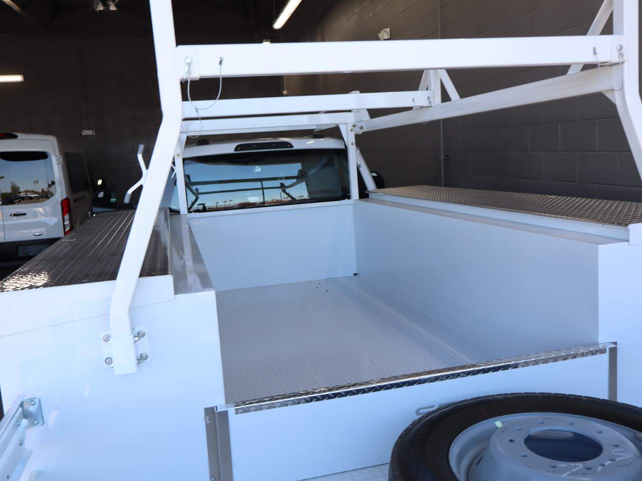 2025 Ford F-550 Super Duty Chassis Cab XL - Photo 6
