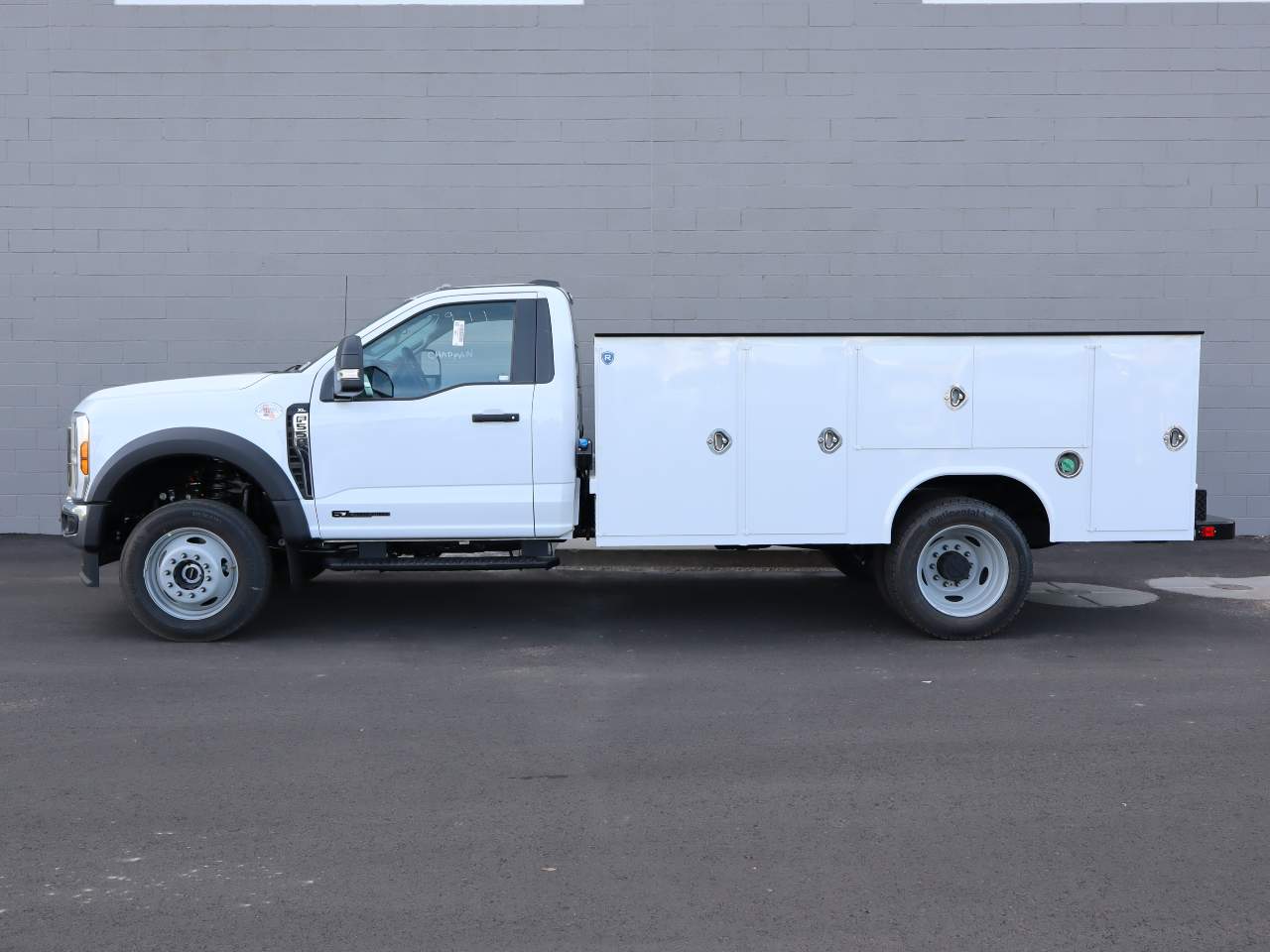 2024 Ford F-550 Super Duty Chassis