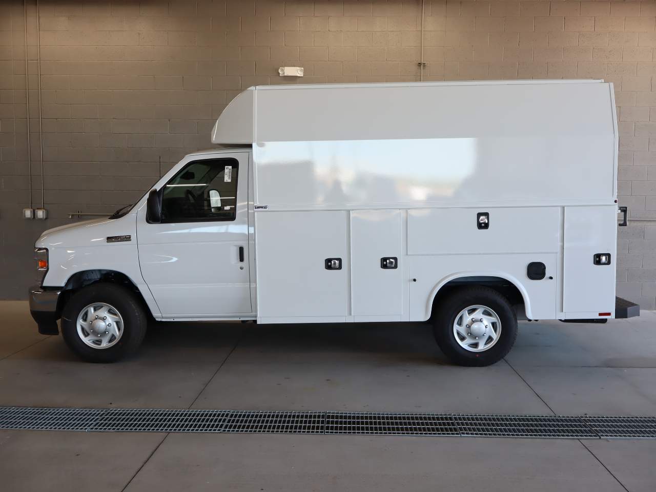 2027 Ford E-Series Full-Size