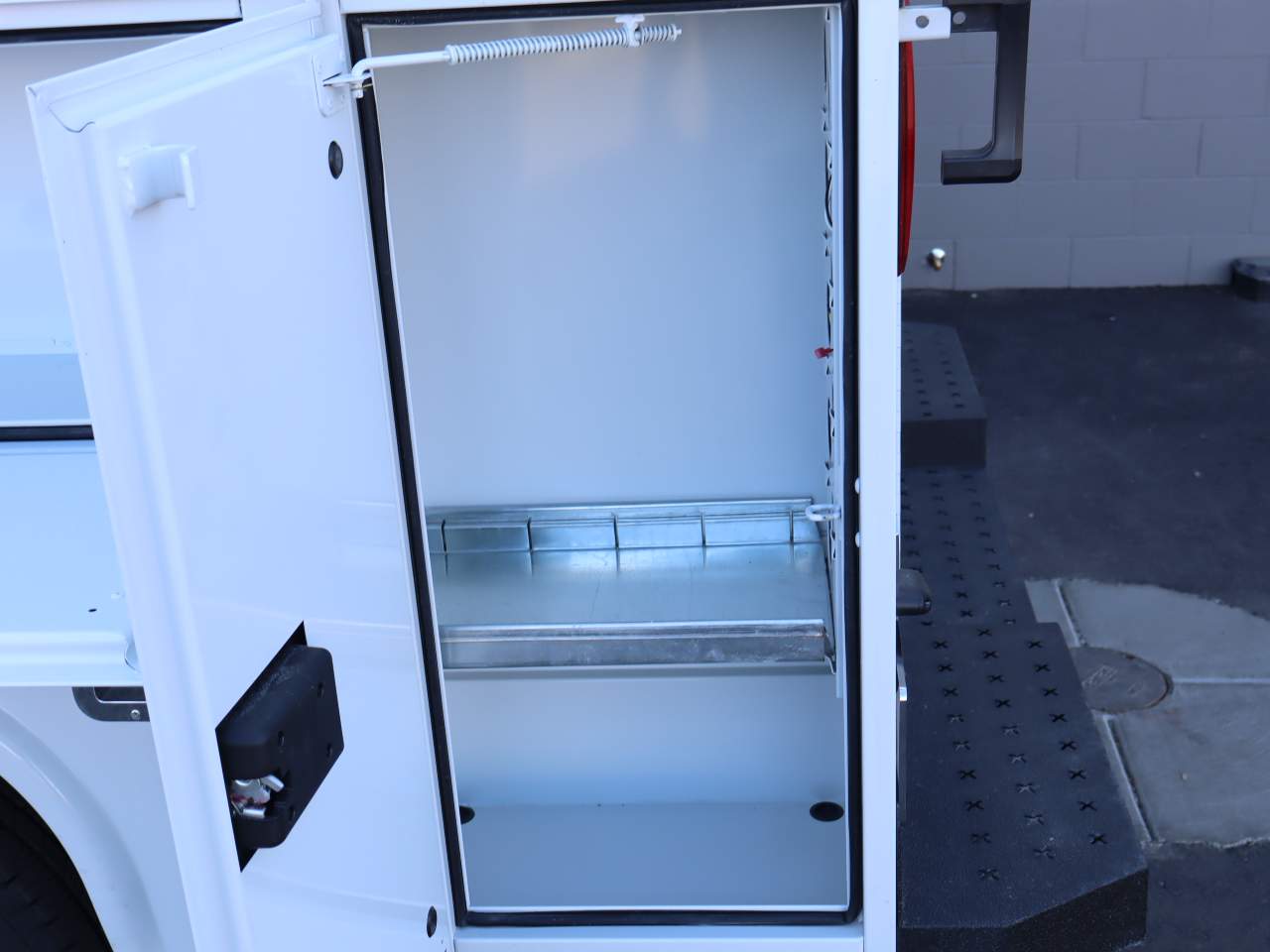2025 Ford E-Series Cutaway Base - Photo 12