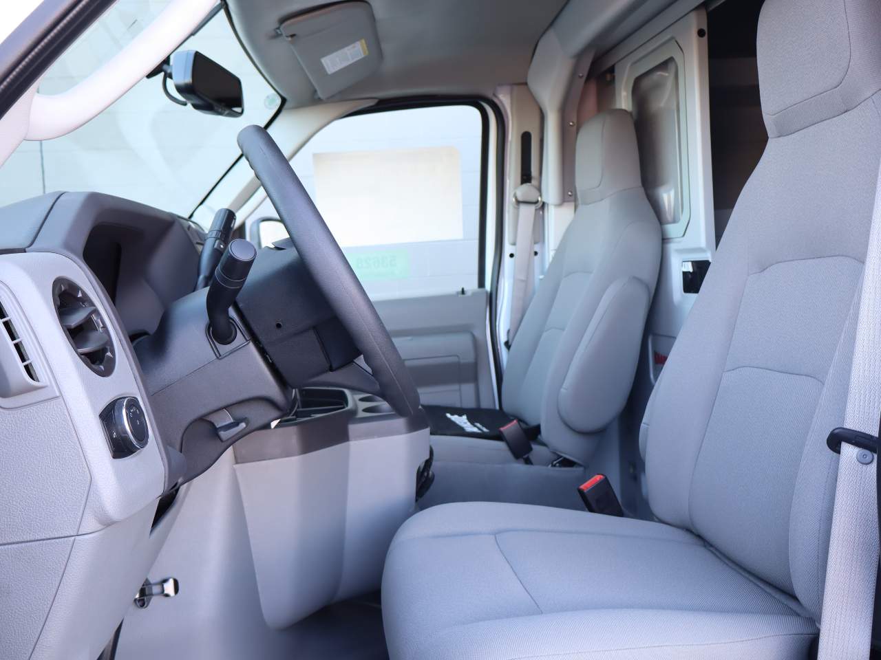 2025 Ford E-Series Cutaway Base - Photo 15