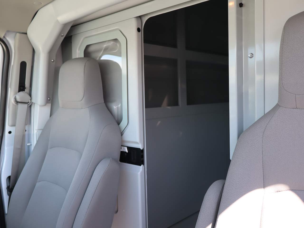 2025 Ford E-Series Cutaway Base - Photo 16