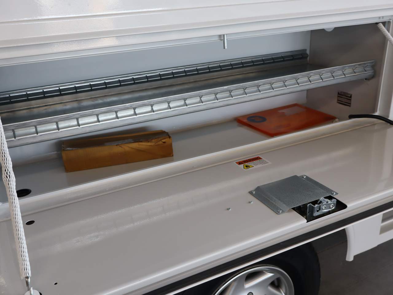 2025 Ford E-Series Cutaway Base - Photo 17