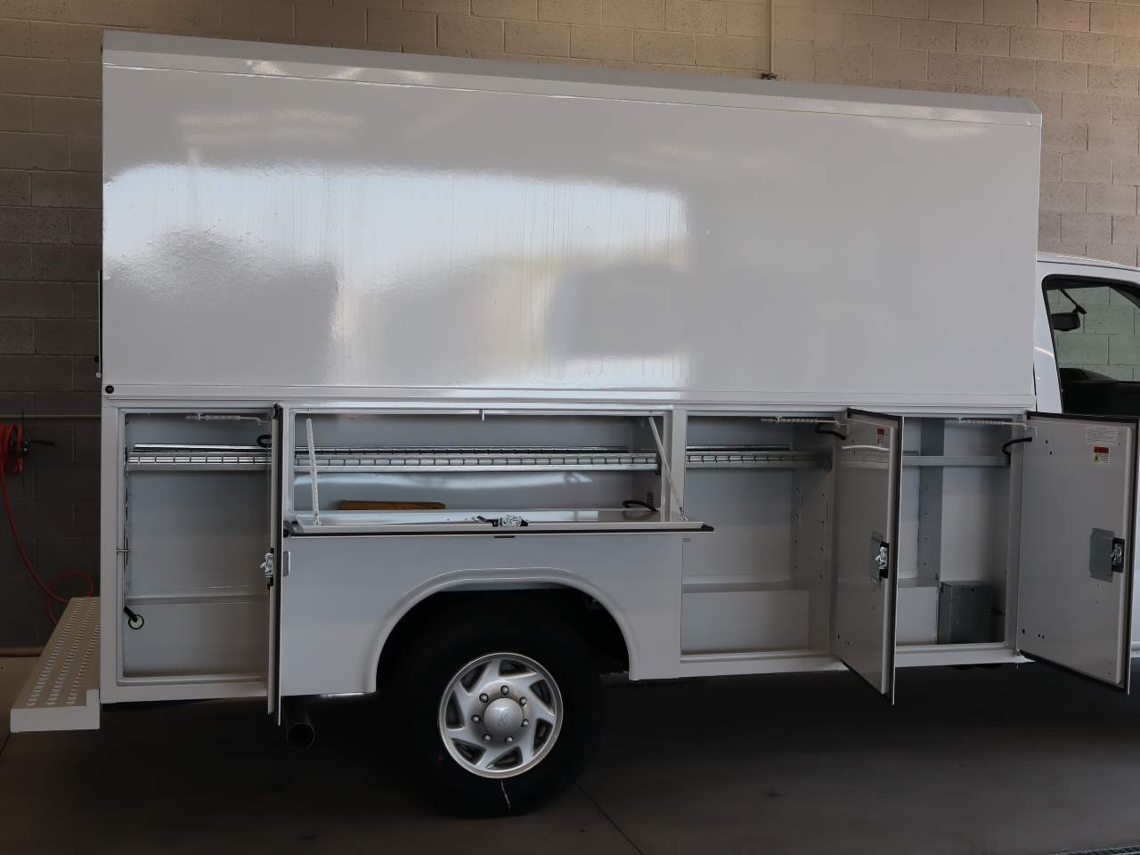 2025 Ford E-Series Cutaway Base - Photo 14