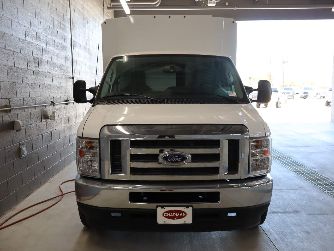 2025 Ford E-Series Cutaway Base - Photo 4