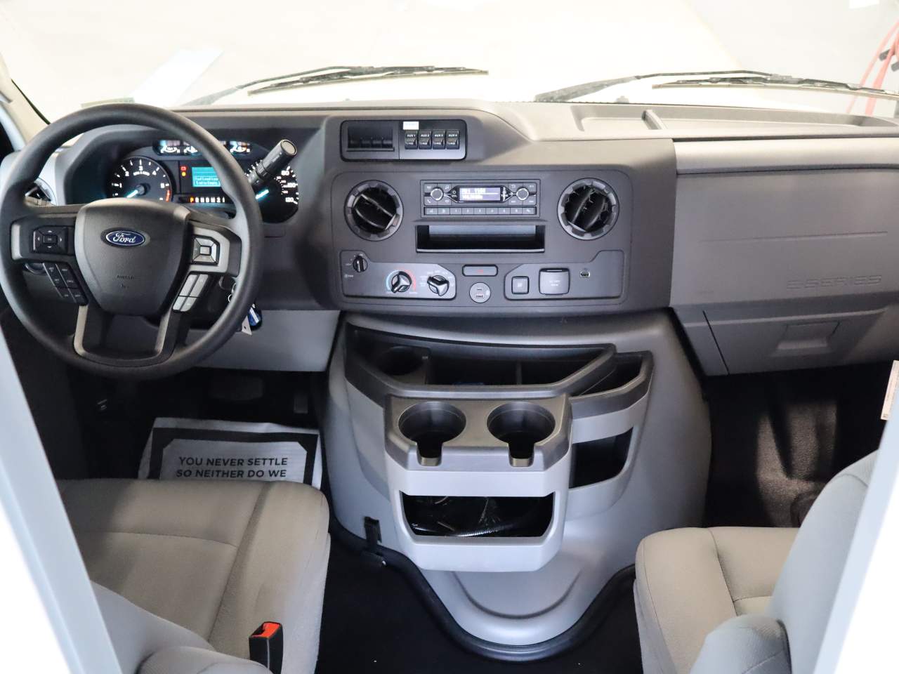 2025 Ford E-Series Cutaway Base - Photo 20