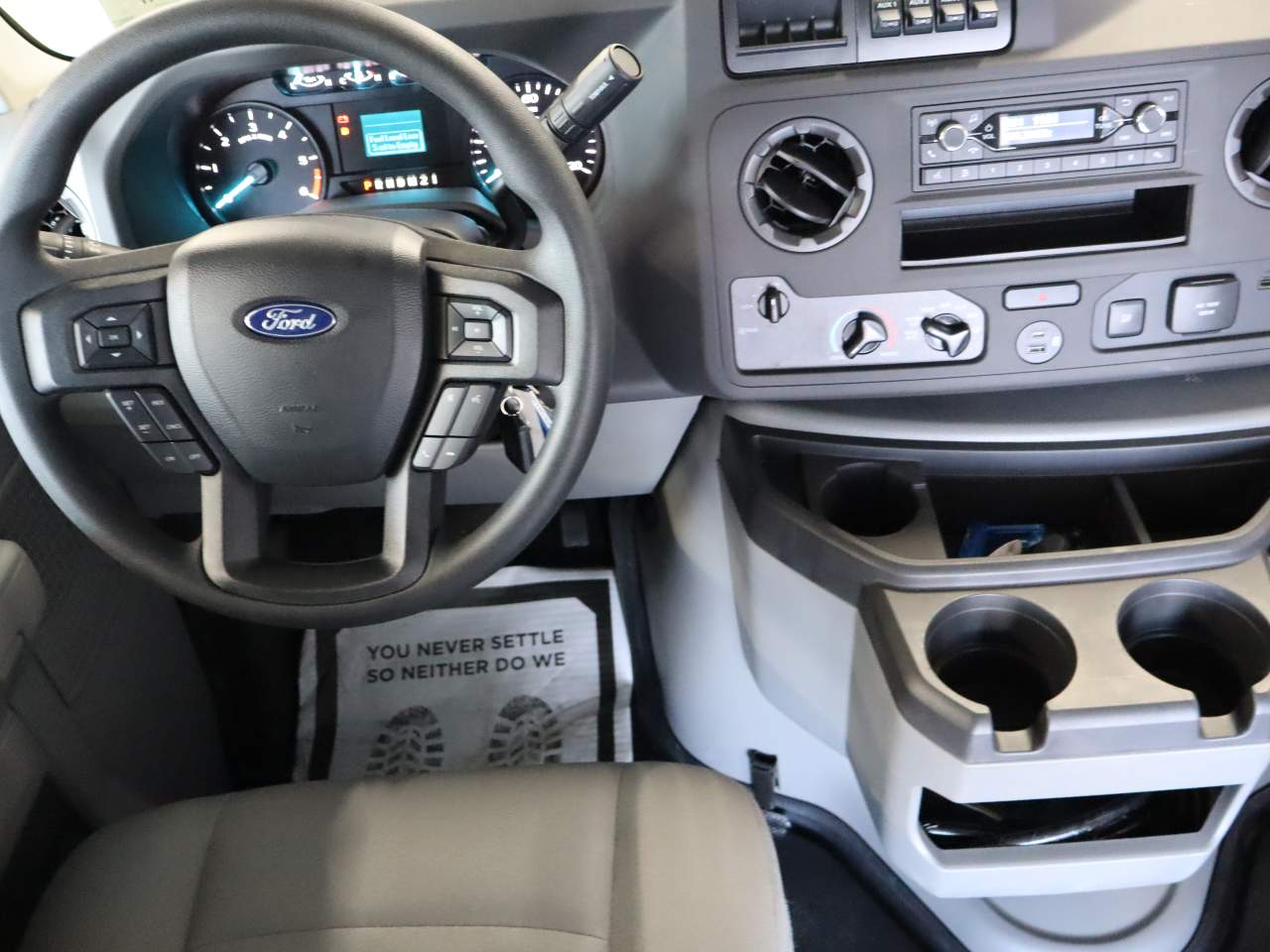 2025 Ford E-Series Cutaway Base - Photo 19