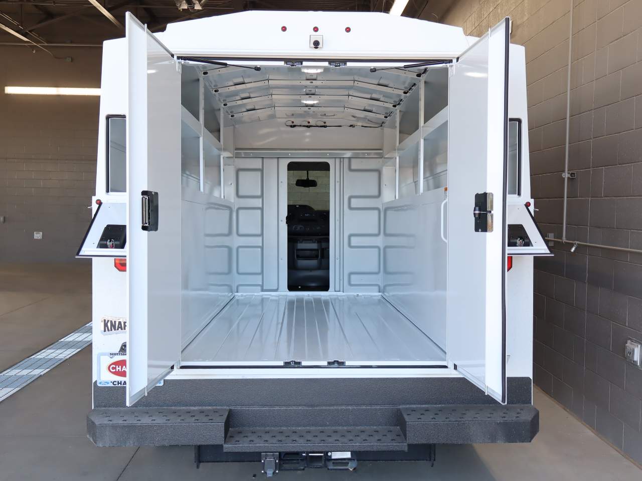 2025 Ford E-Series Cutaway Base - Photo 6