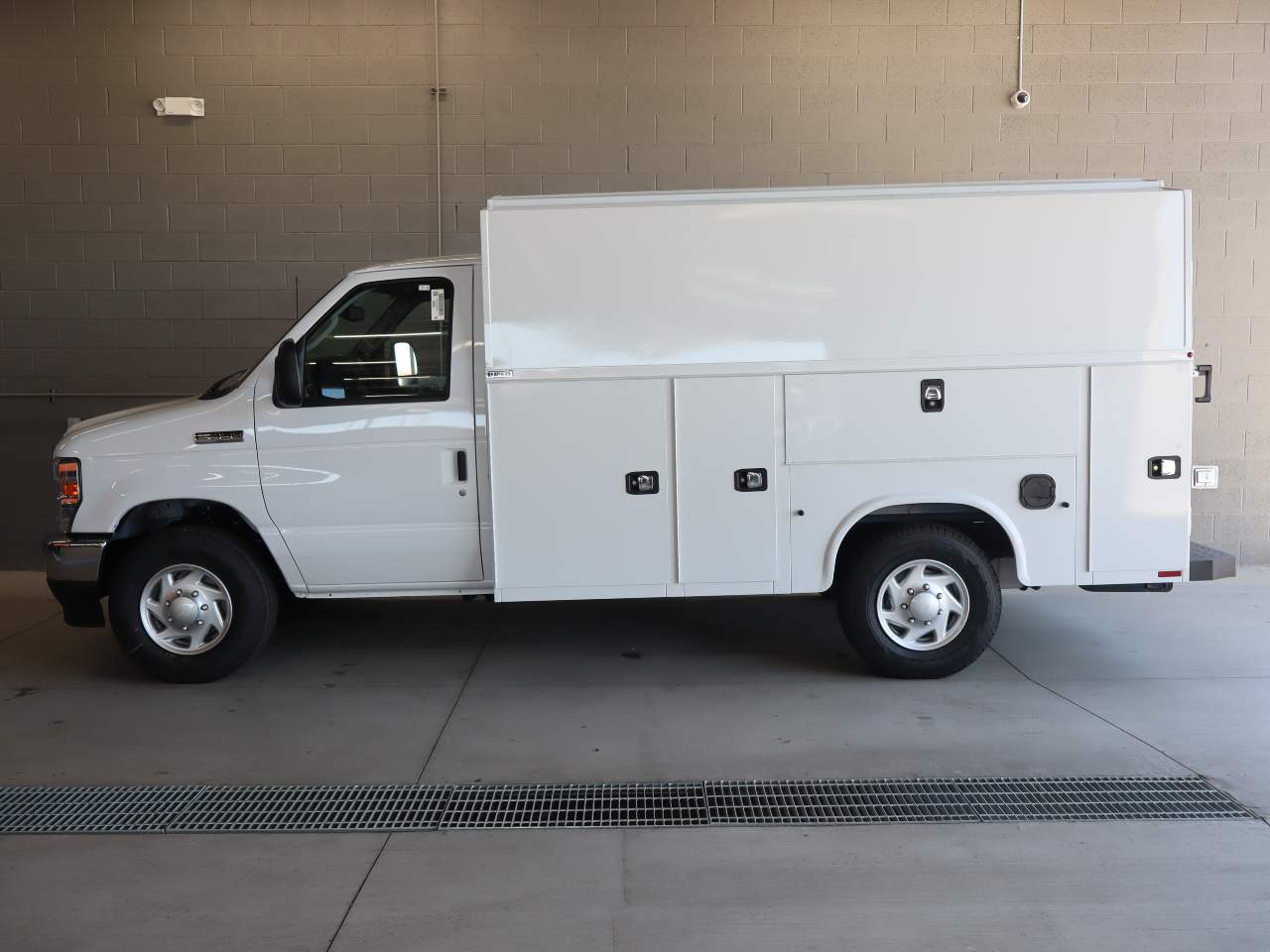 2027 Ford E-Series Full-Size