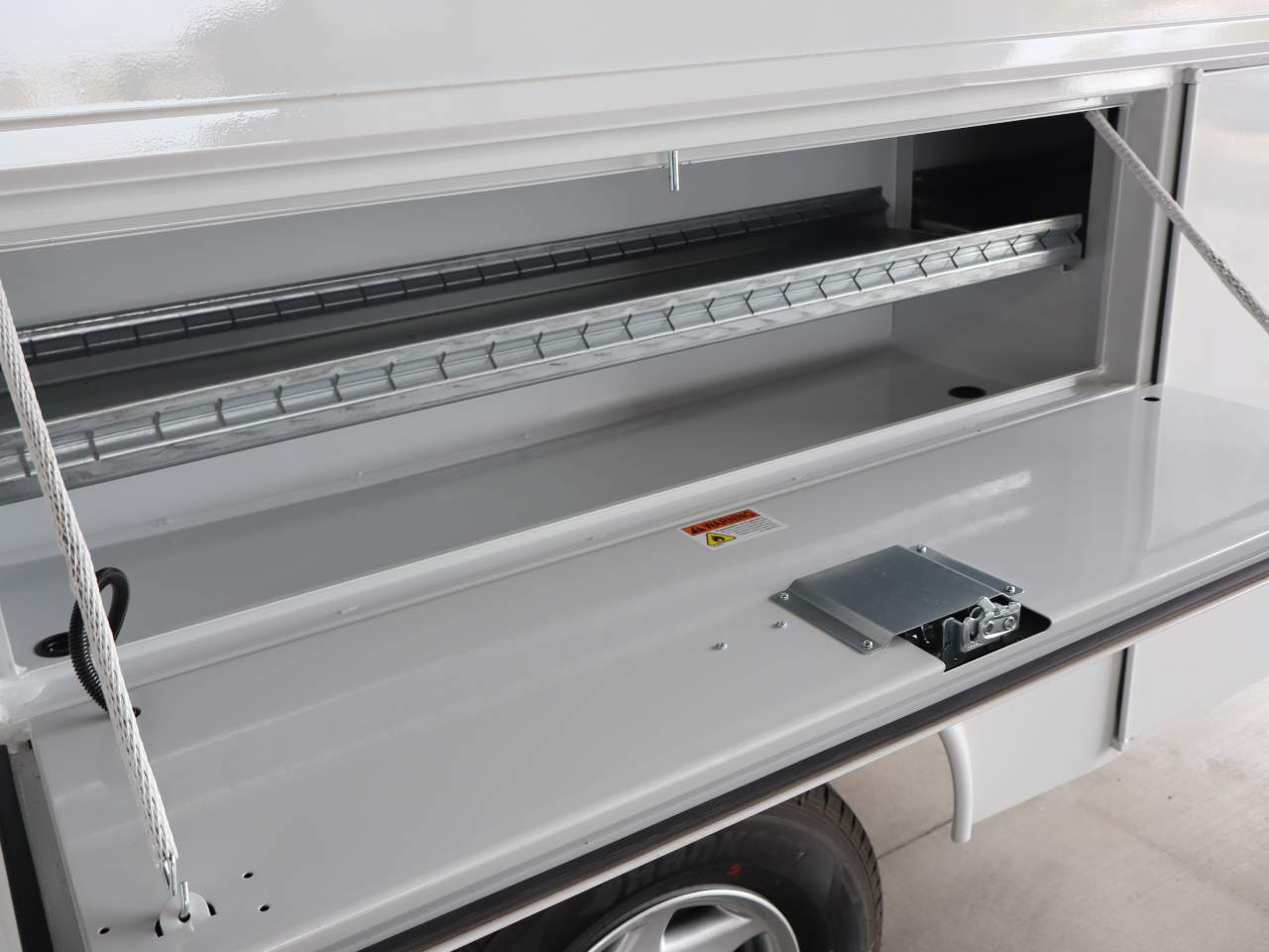 2025 Ford E-Series Cutaway Base - Photo 11