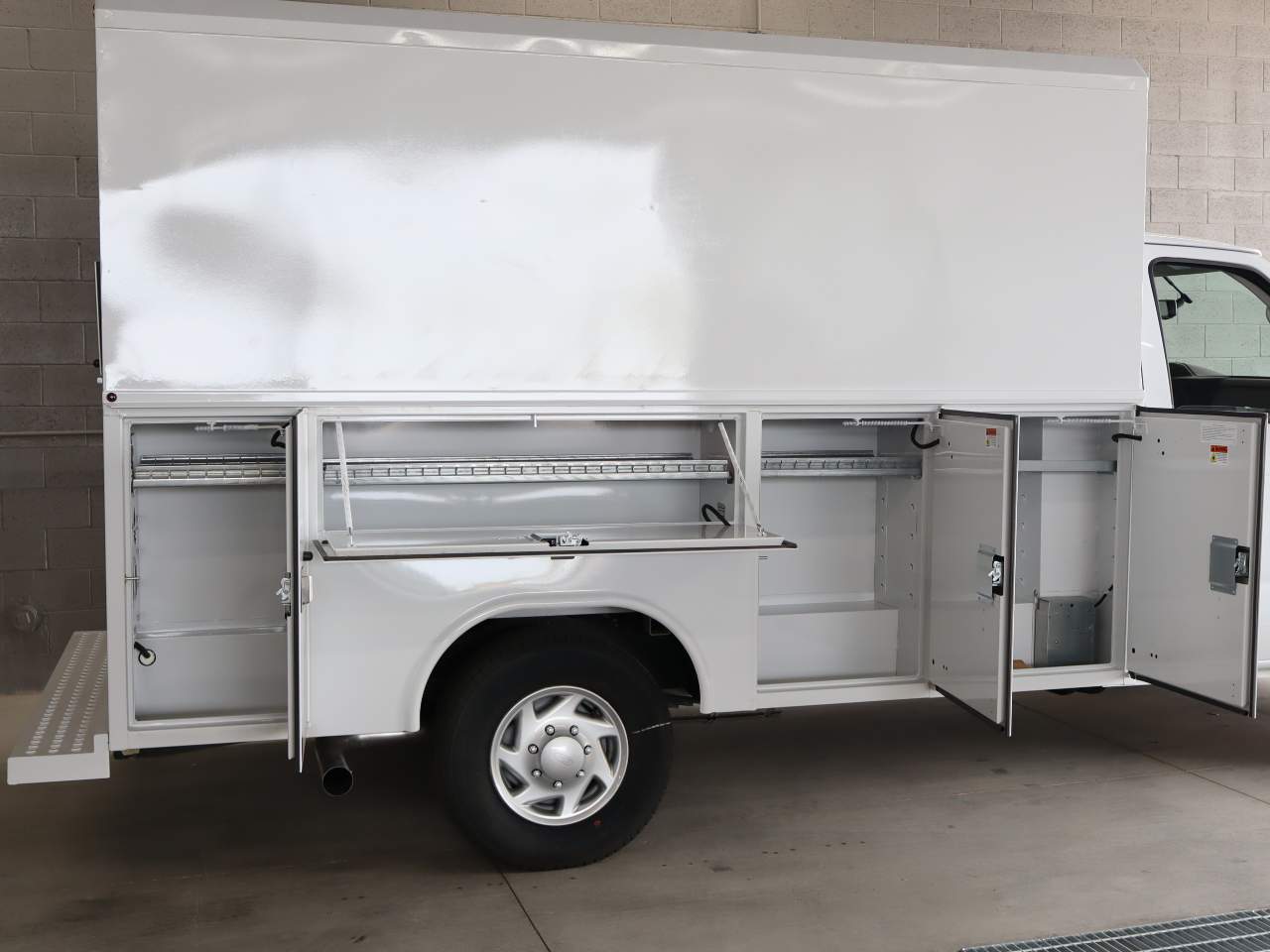 2025 Ford E-Series Cutaway Base - Photo 14