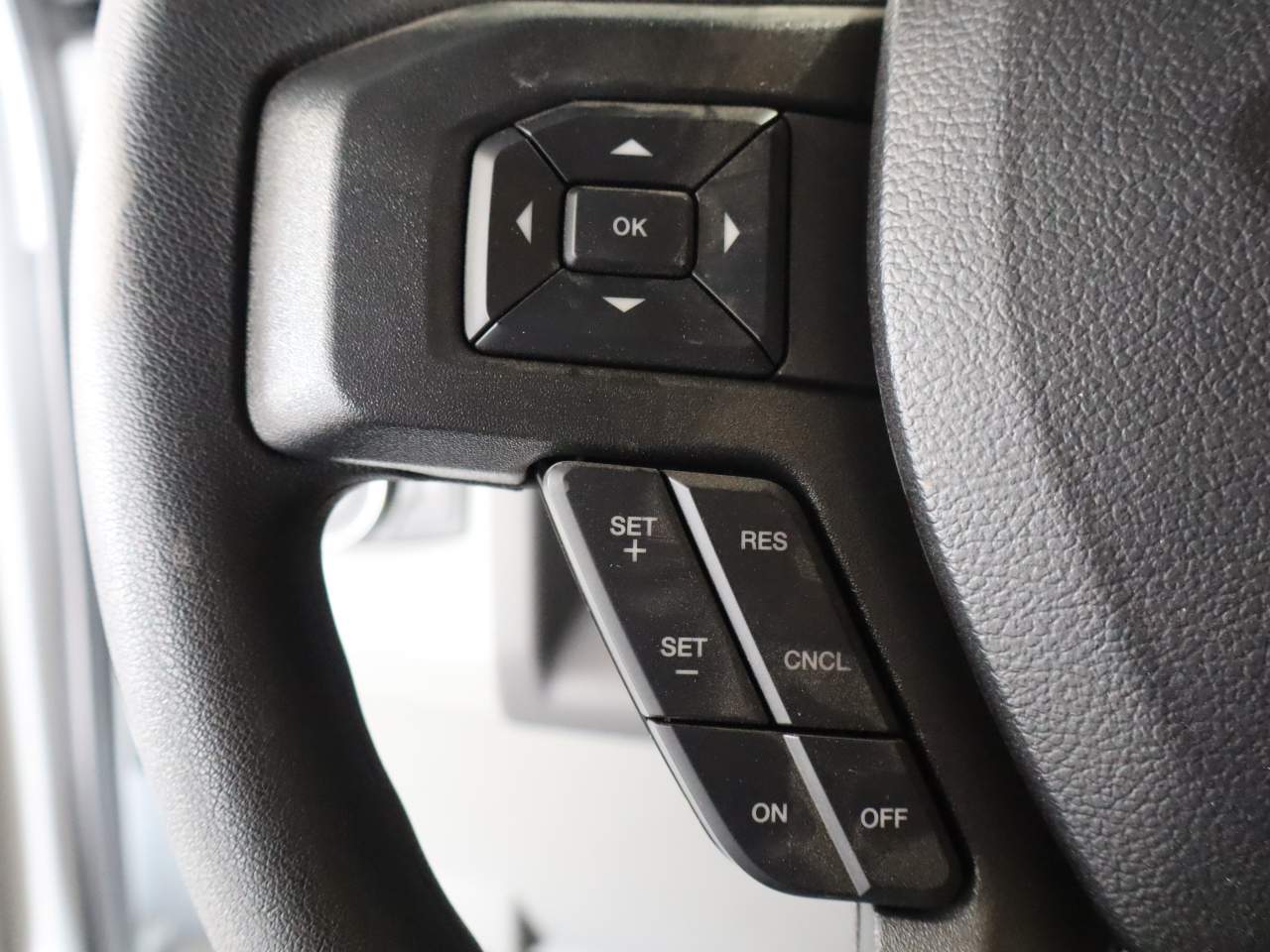 2025 Ford E-Series Cutaway Base - Photo 29