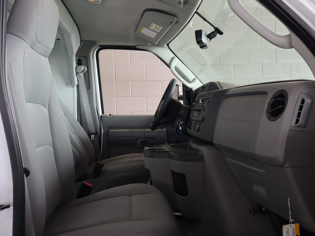 2025 Ford E-Series Cutaway Base - Photo 33