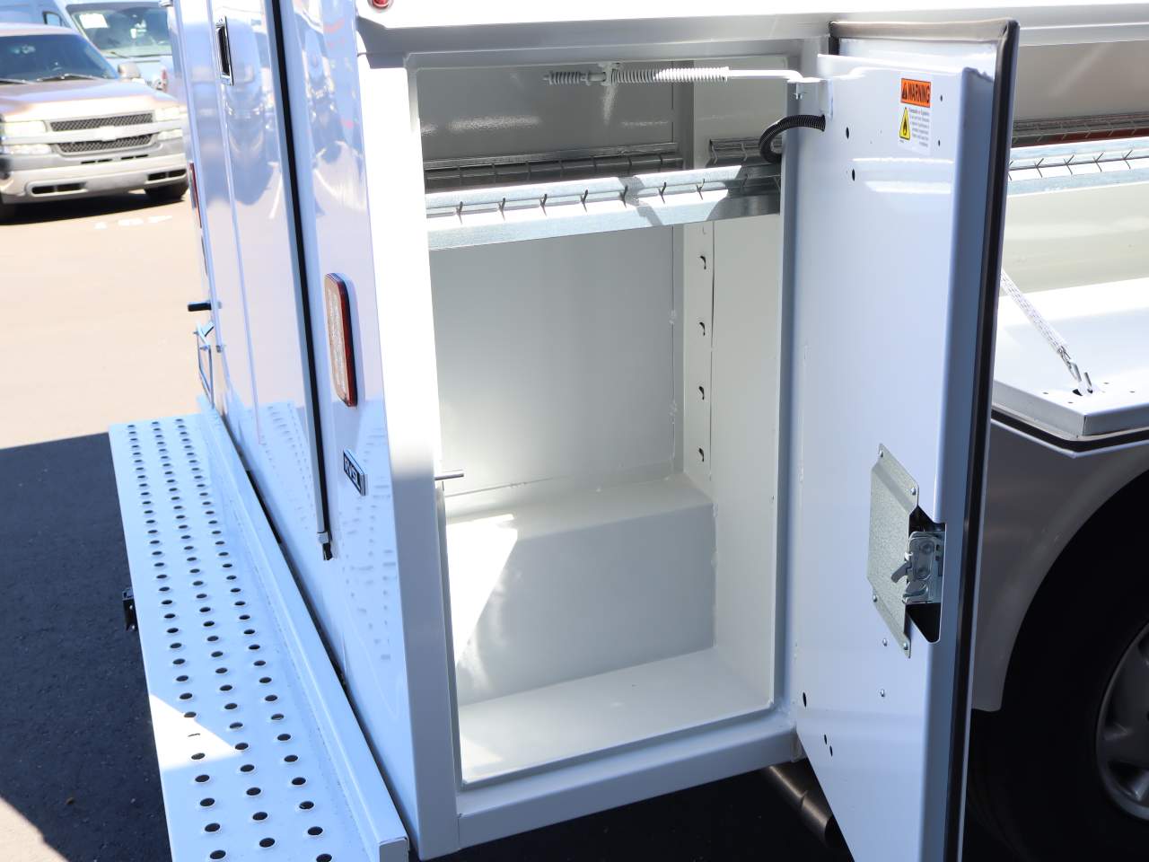 2025 Ford E-Series Cutaway Base - Photo 16