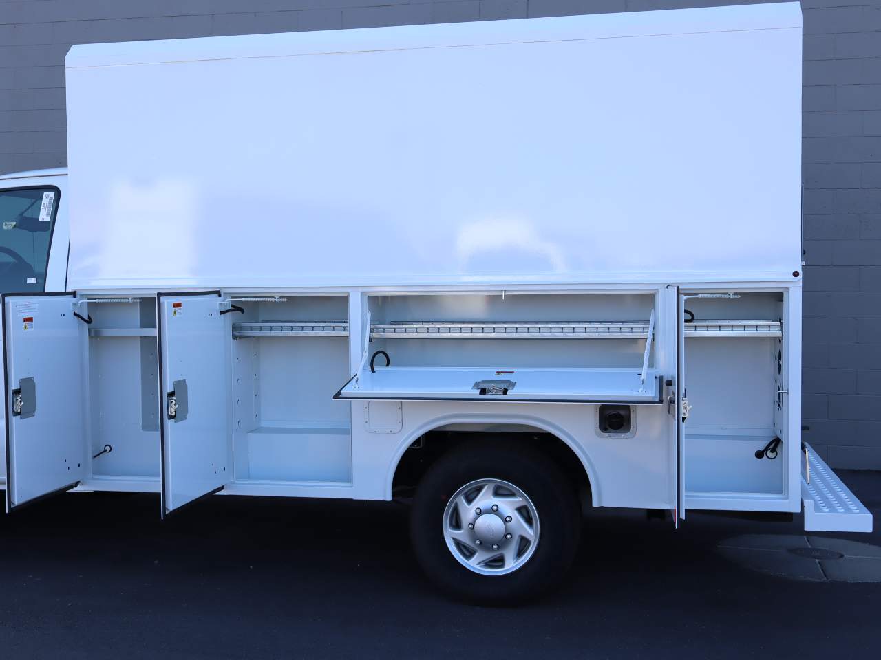 2025 Ford E-Series Cutaway Base - Photo 9