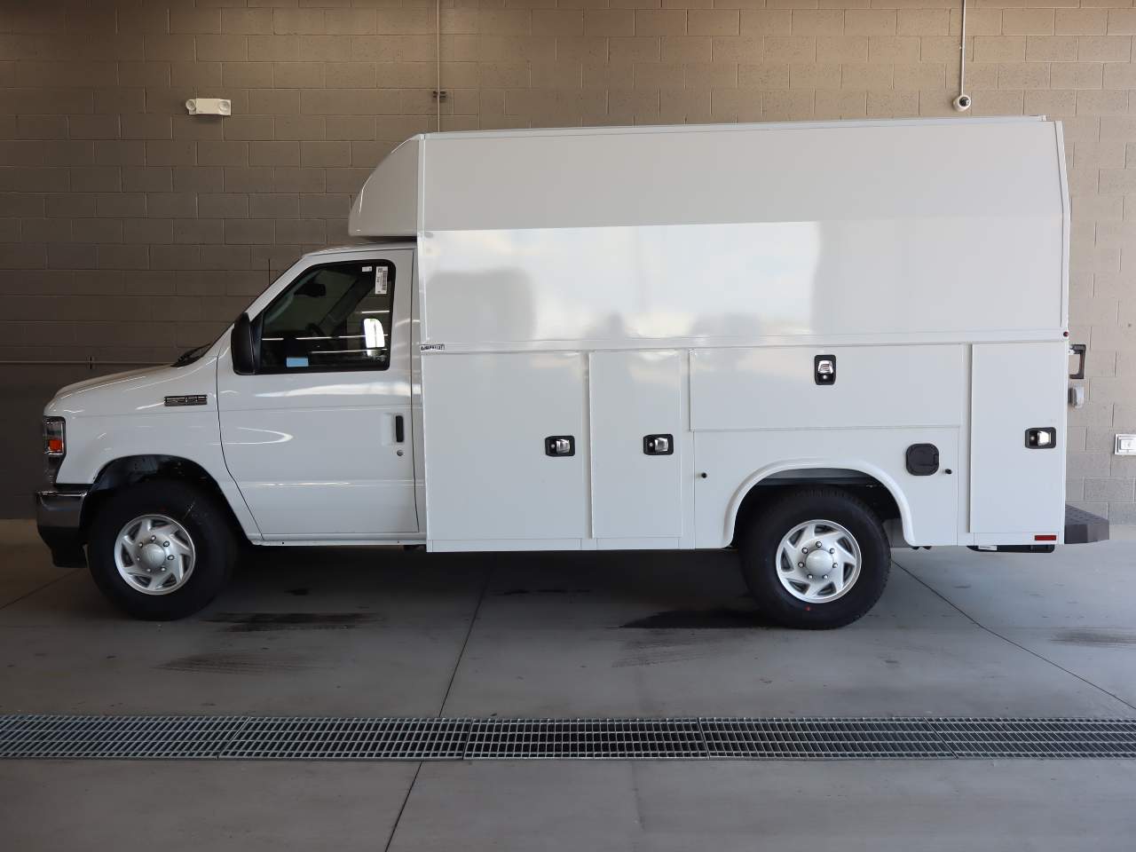 2027 Ford E-Series Full-Size