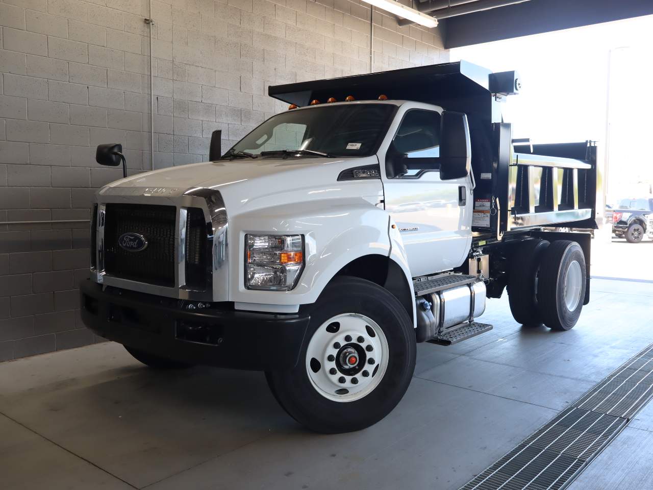 2027 Ford F-750 Super Duty Chassis