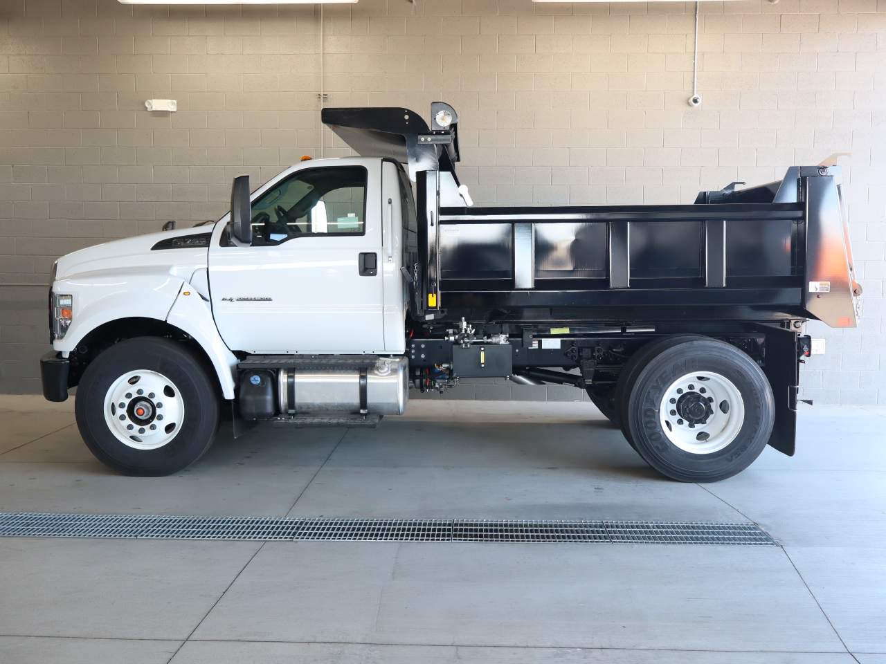 2027 Ford F-750 Super Duty Chassis
