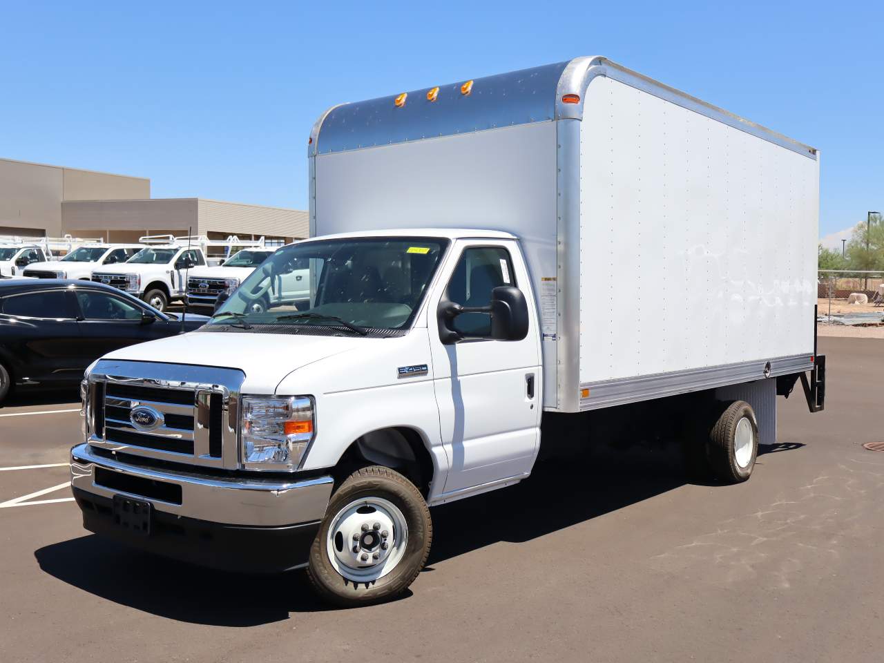 2025 Ford E-Series E-450 SD