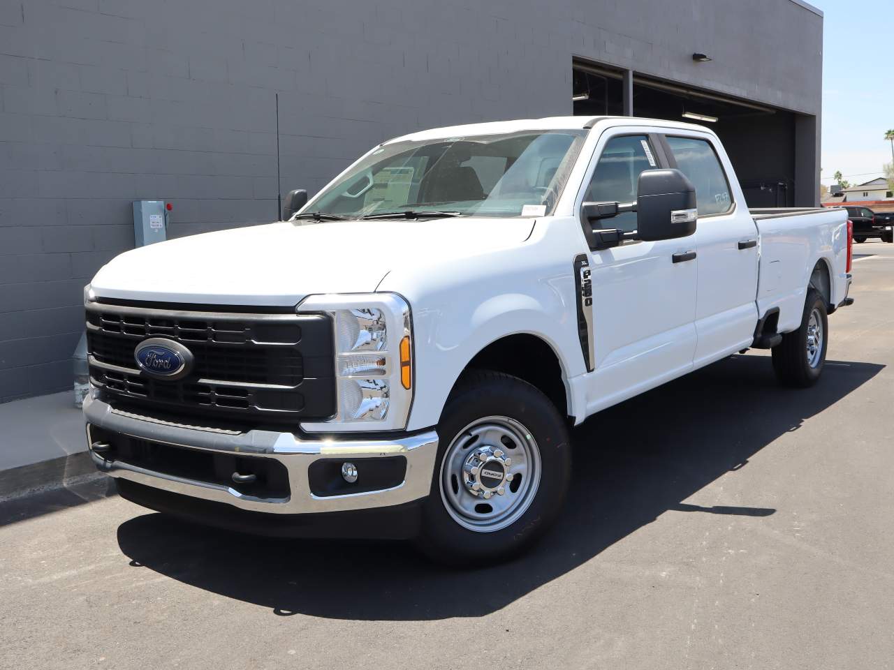 2025 Ford F-250 Super Duty Crew Cab XL