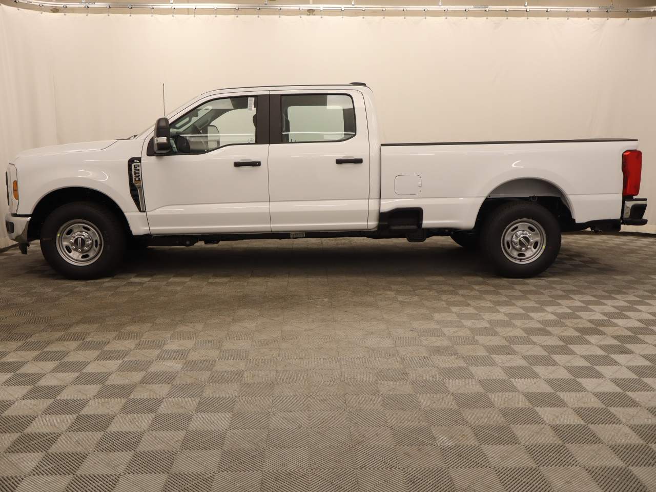 2024 Ford F-250 Super Duty Crew Cab XL