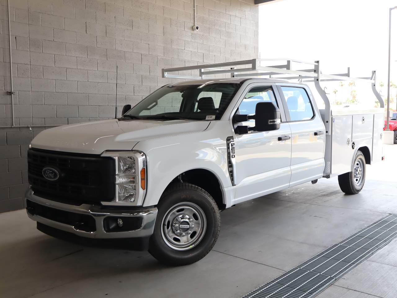 2025 Ford F-250 Super Duty Crew Cab XL