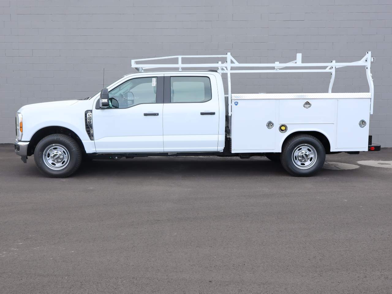 2024 Ford F-250 Super Duty Crew Cab XL