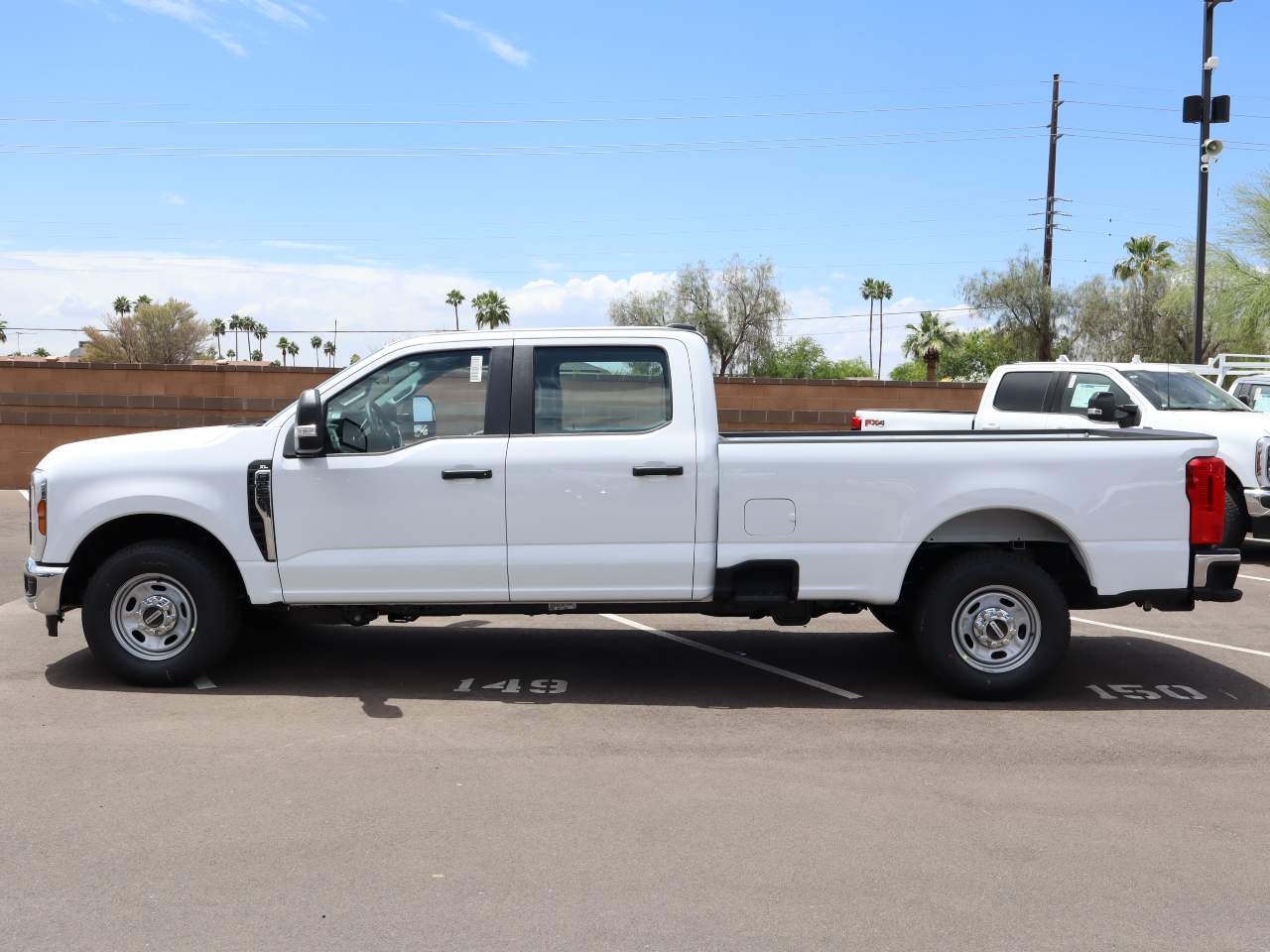 2025 Ford F-250 Super Duty Crew Cab XL