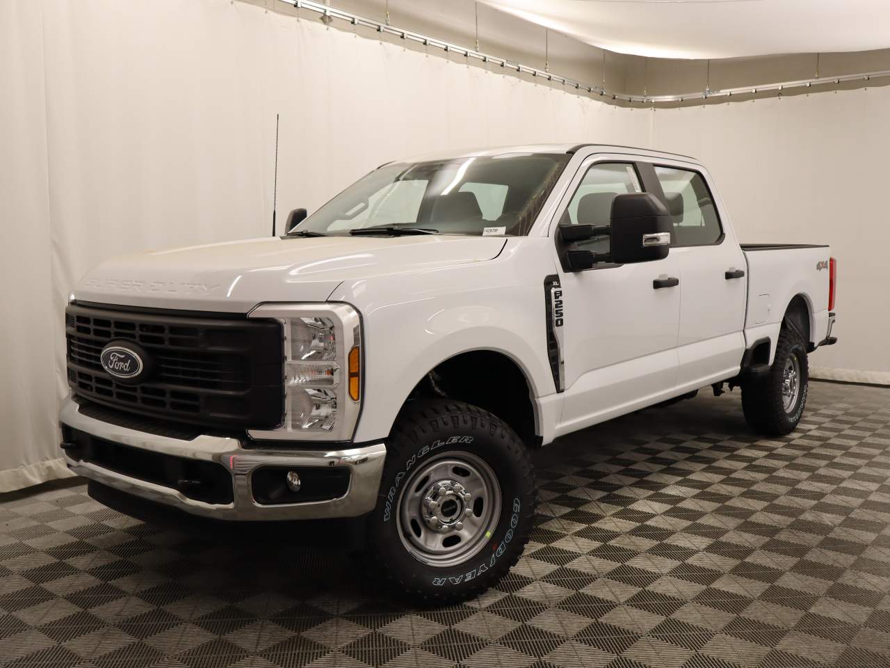 2024 Ford F-250 Super Duty Crew Cab XL