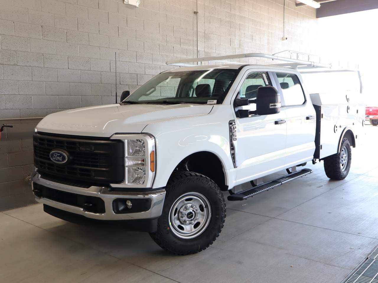 2025 Ford F-250 Super Duty Crew Cab XL