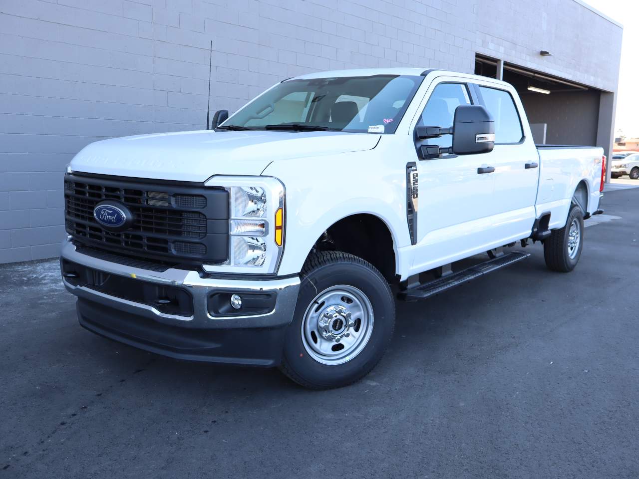 2025 Ford F-250 Super Duty Crew Cab XL