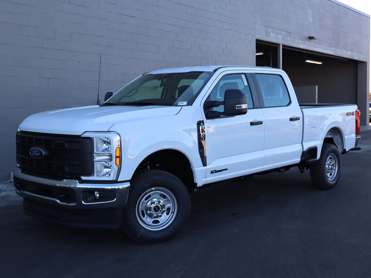 2024 Ford F-250 Super Duty Crew Cab XL