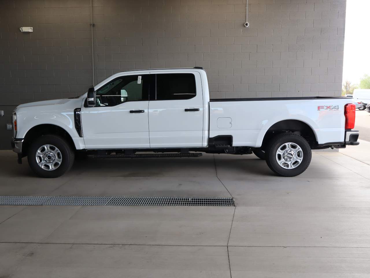 2027 Ford F-250 Super Duty Crew Cab XLT