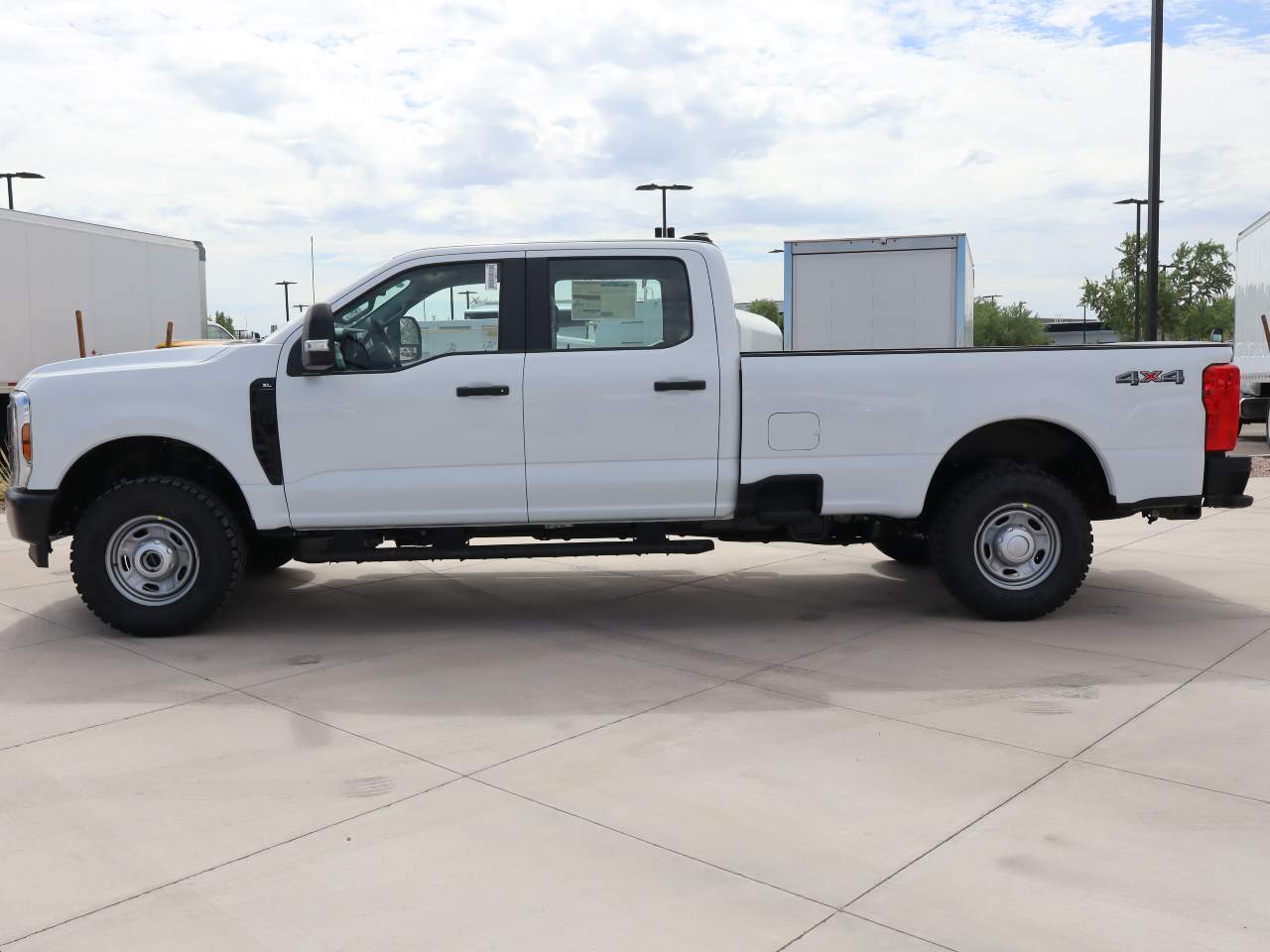 2027 Ford F-250 Super Duty Crew Cab XL