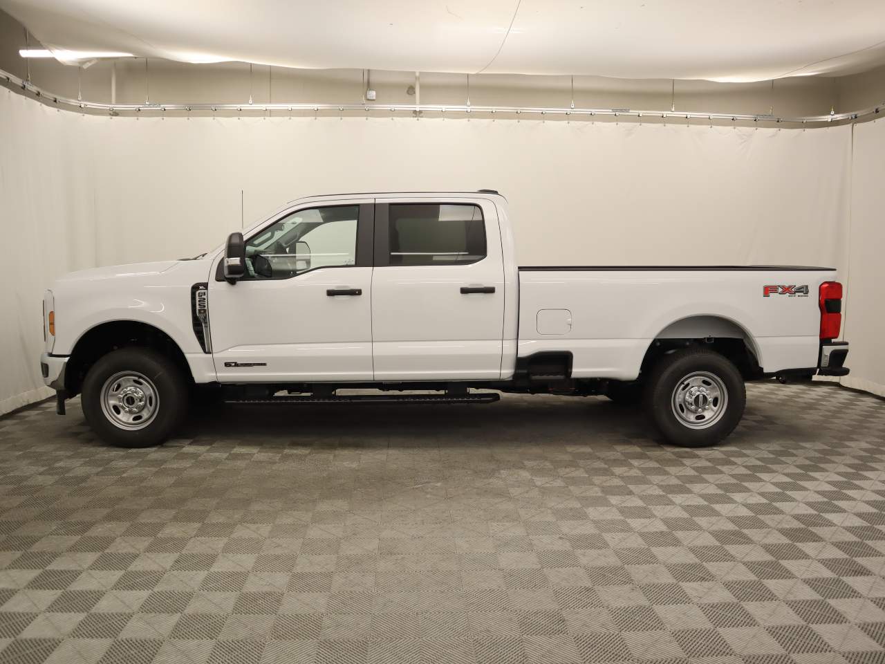 2024 Ford F-250 Super Duty Crew Cab XL