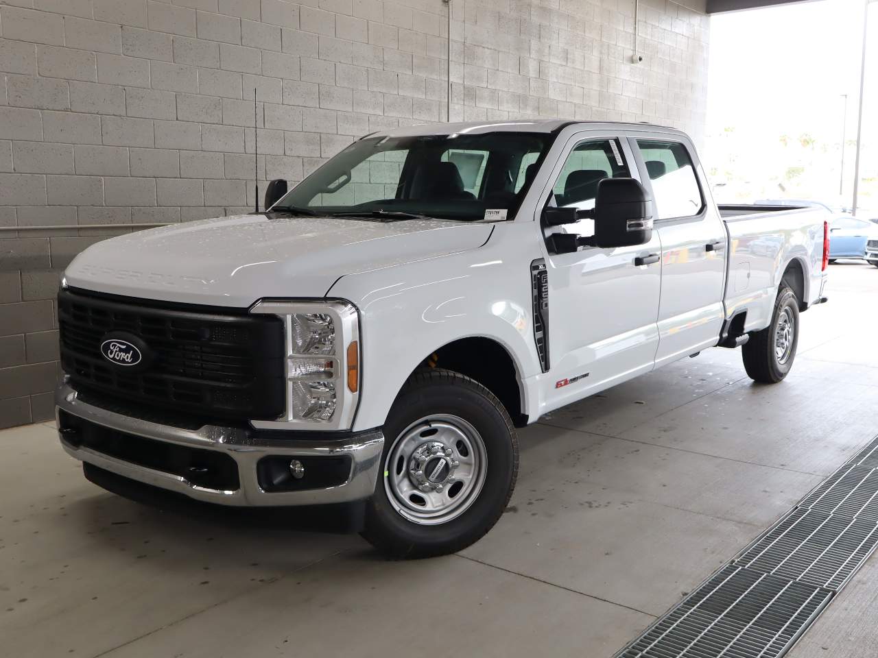 2027 Ford F-250 Super Duty Crew Cab XL