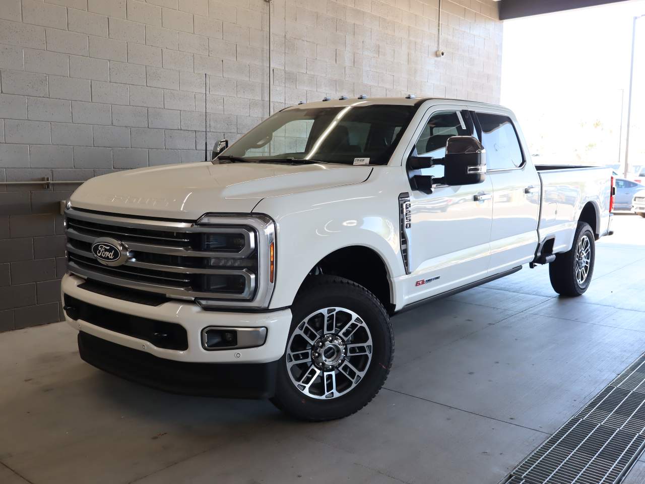 2027 Ford F-250 Super Duty Crew Cab Platinum