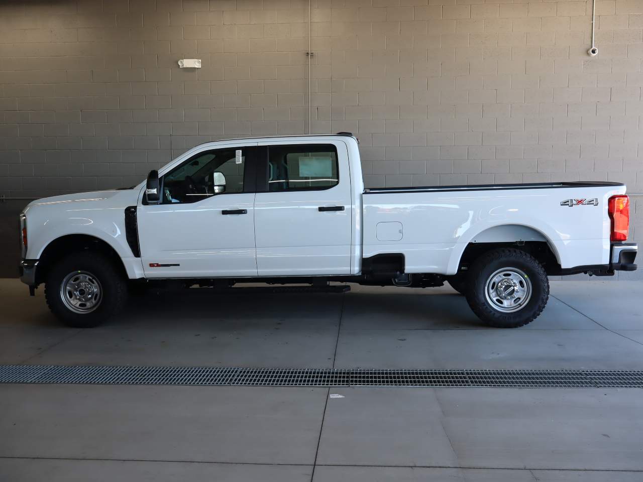 2027 Ford F-250 Super Duty Crew Cab XL