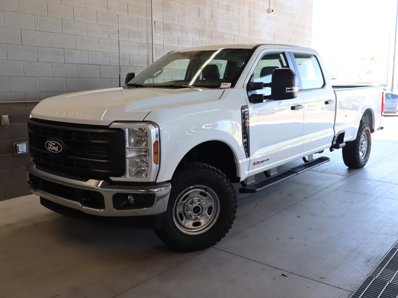 2027 Ford F-250 Super Duty Crew Cab XL